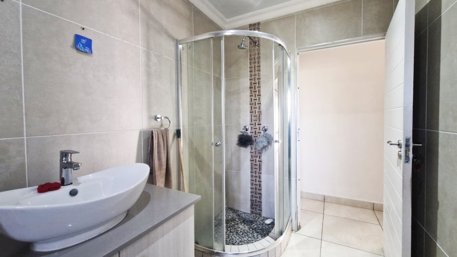 5 Bedroom Property for Sale in Laguna Sands Western Cape